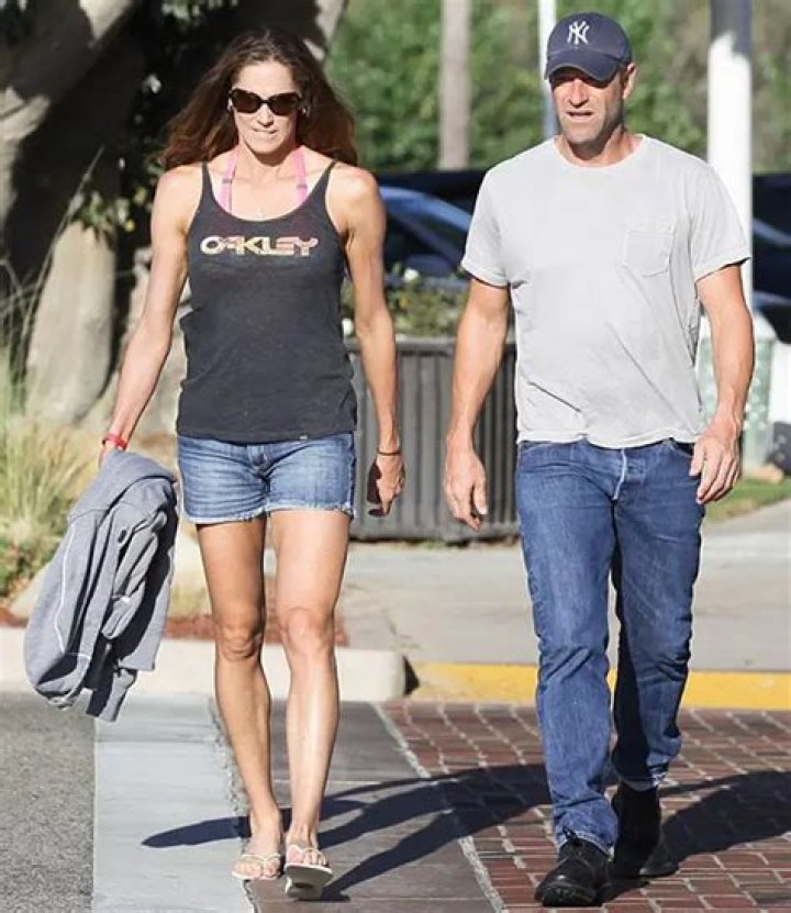 Aaron Eckhart Wife: Exploring the Life of the Acclaimed Actor and His Personal Journey