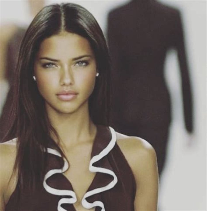 Adriana Lima KIFS: A Comprehensive Look at the Supermodel's Impact on Fashion and Beauty