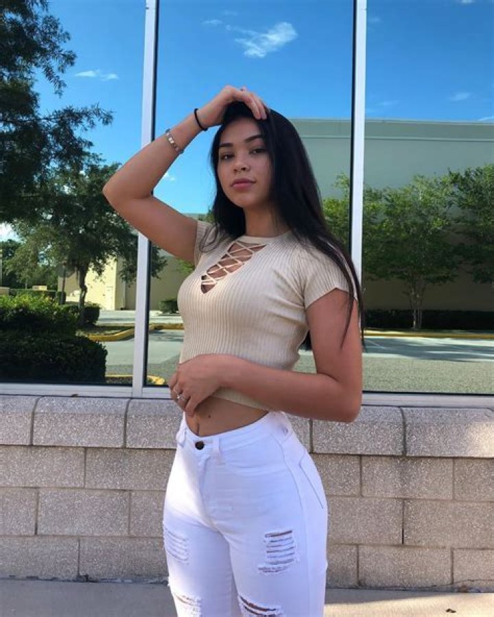 Aishah OnlyFans: Exploring the Rise of an Internet Sensation