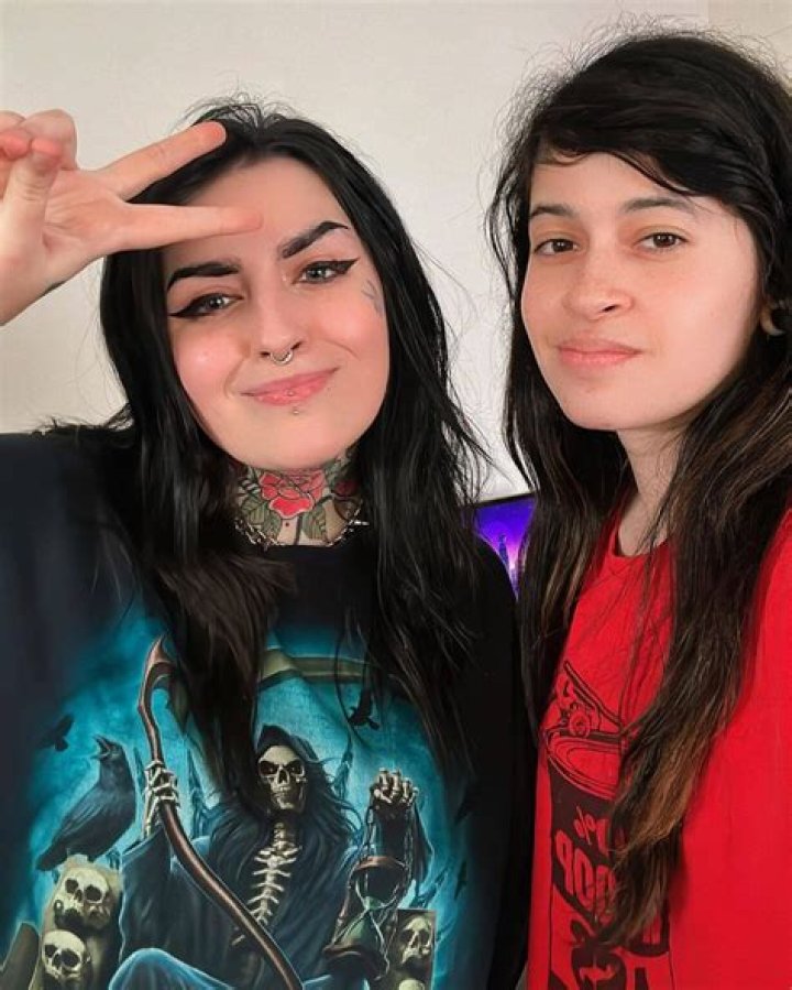 Discovering Alaska Zade: A Rising Star in the Music Industry