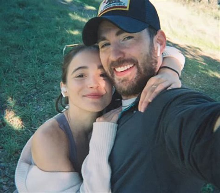 Alba Baptista and Chris Evans: A Star-Studded Encounter