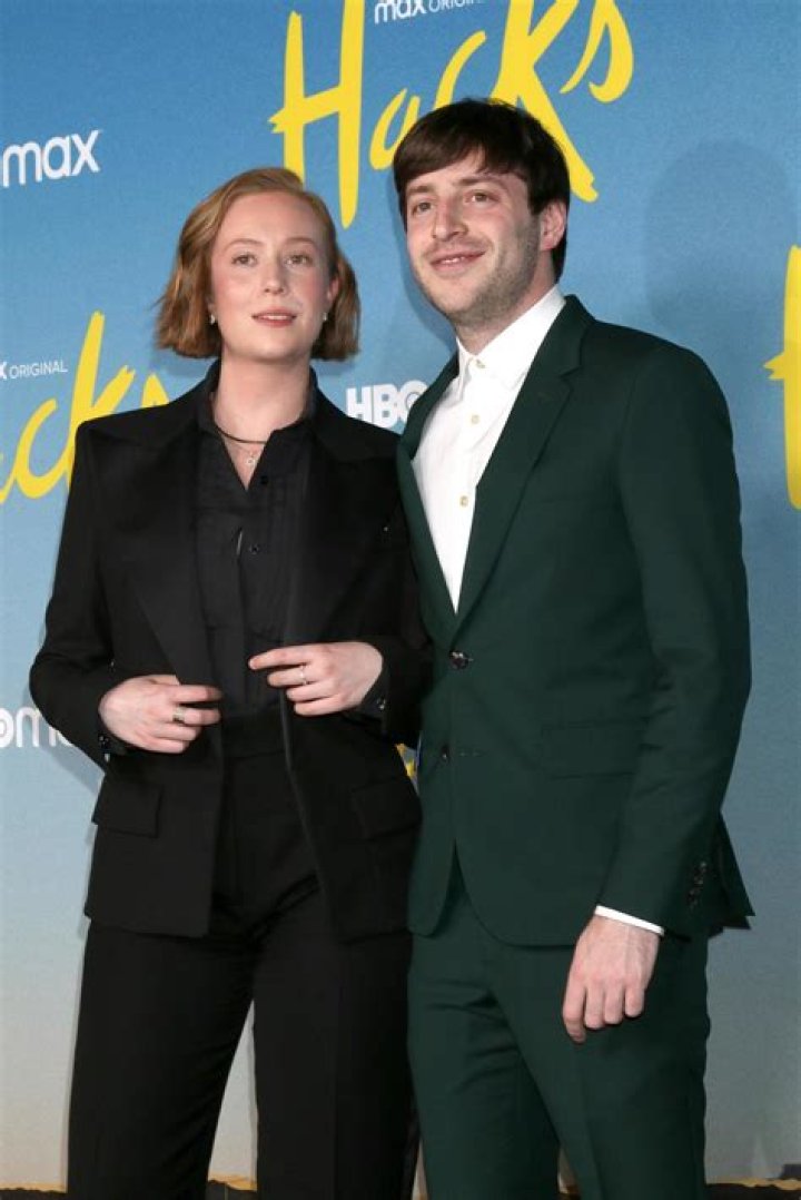 Unveiling the Connection Between Alex Edelman and Hannah Einbinder