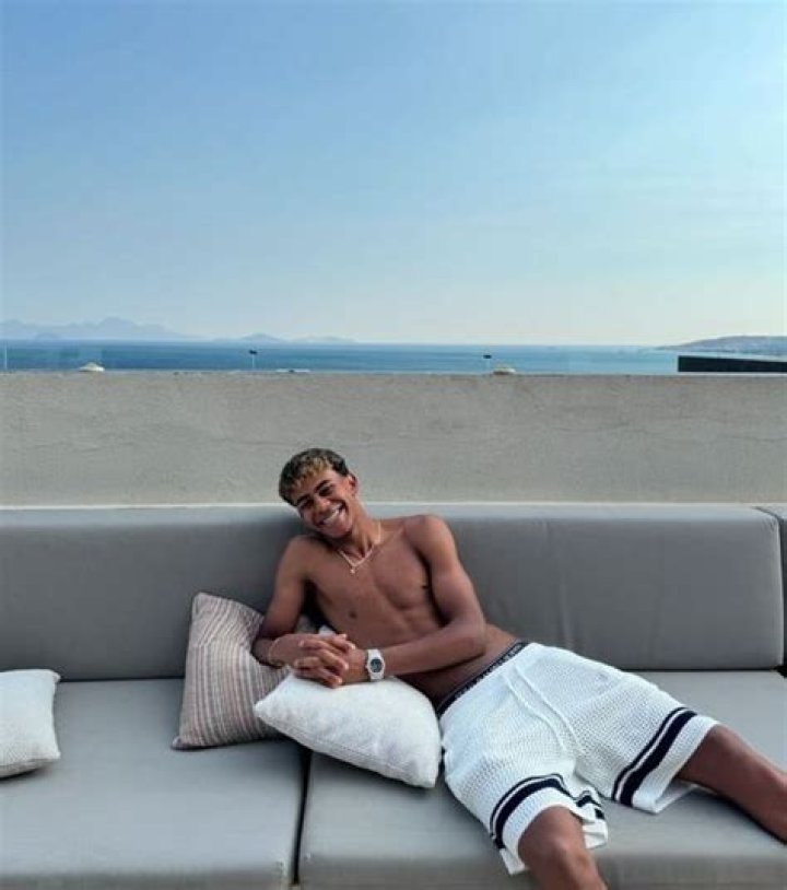 Exploring the Intriguing World of Alex Padilla and the Yamal Nudes Controversy