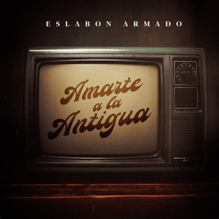 Understanding the Meaning Behind "Amarte a la Antigua" by Eslabon Armado: Lyrics in English