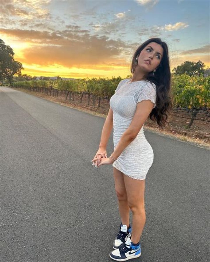 Angela Jordan Singer: A Phenomenal Voice in Contemporary Music