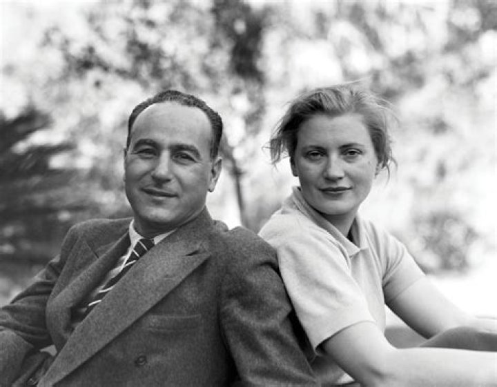 Aziz Eloui Bey: The Rising Star of the Entertainment Industry