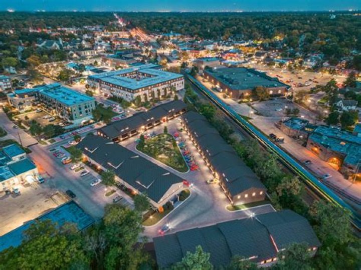 Barrington, Illinois: A Comprehensive Guide to the Charming Village