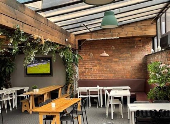 Discovering Brick's Pub: A Local Gem for Food and Fun