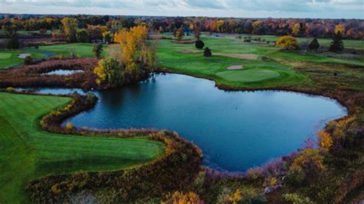 Stunning Cattails Golf: Tee Off Today!