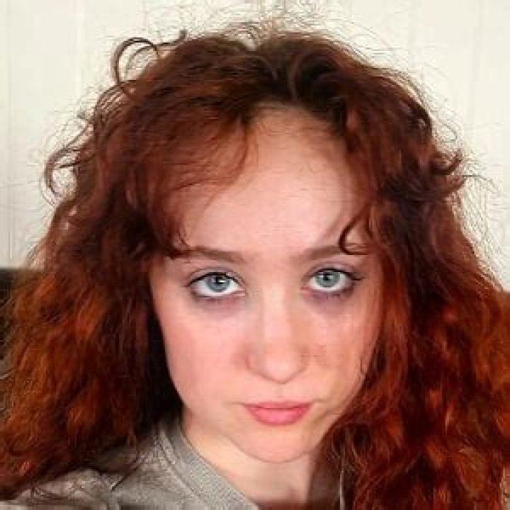 Chappell Roan Eye Colour: Exploring the Unique Features of this Rising Star