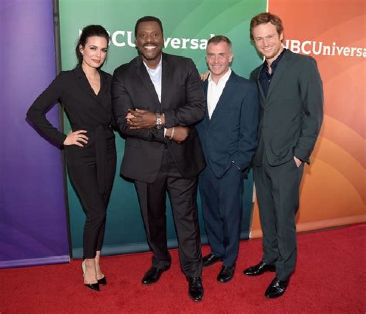 How Tall is David Eigenberg? A Deep Dive into His Height and Career