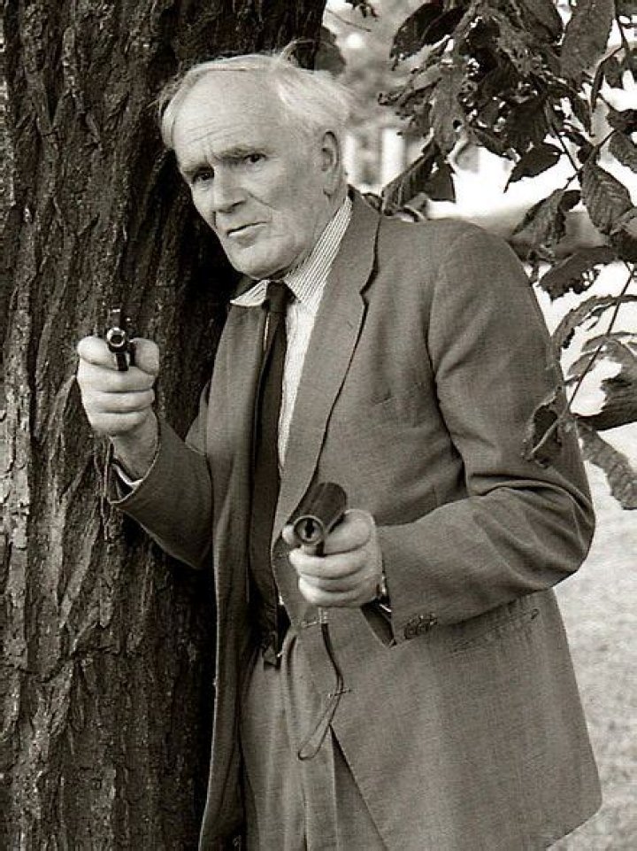 Unveiling the Legacy of Desmond Llewelyn