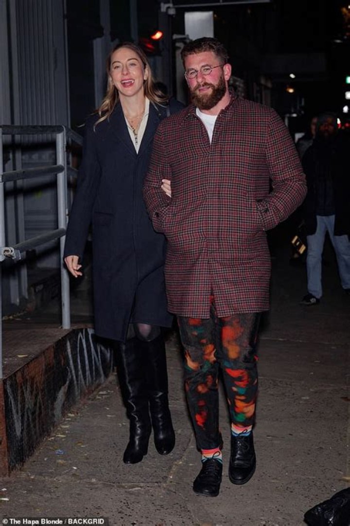 Unveiling Este Haim's Husband: The Man Behind the Music