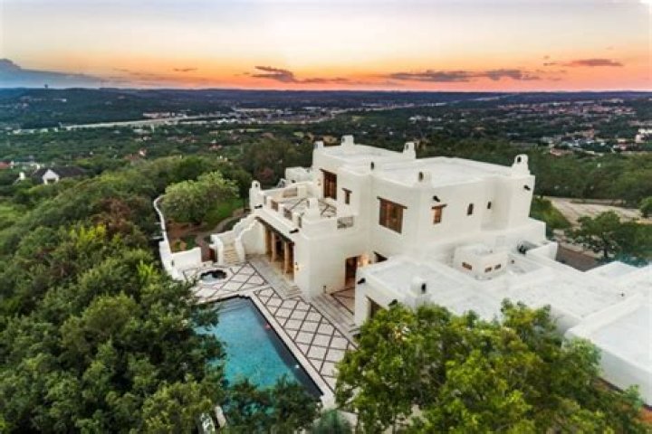 George Strait: Where Does the Country Music Legend Live?