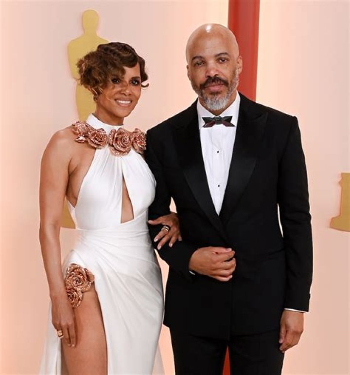 Exploring Halle Berry's Relationships: A Journey Through Love and Heartbreak