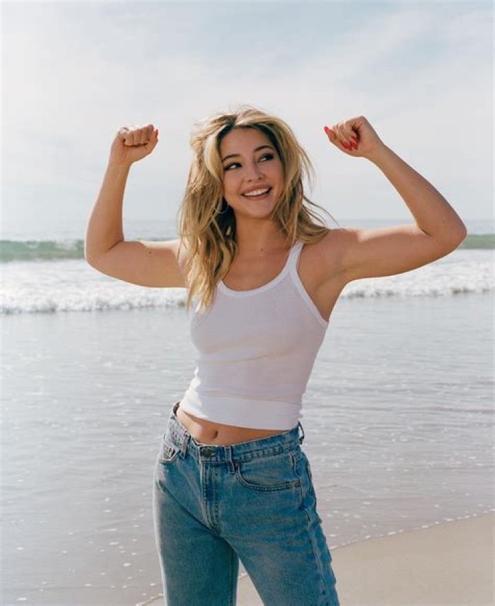 How Much Does Madelyn Cline Weigh? Everything You Need to Know