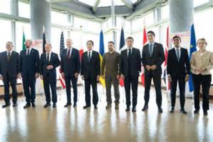 How Tall is Macron, President of France?