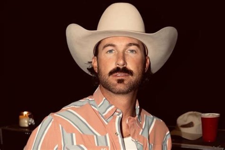 How Tall is Riley Green, the Country Singer?