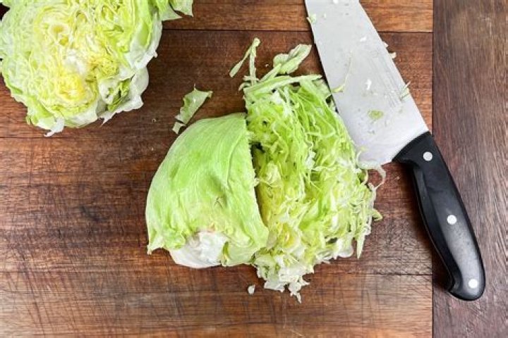 Mastering the Art of Shredding Lettuce