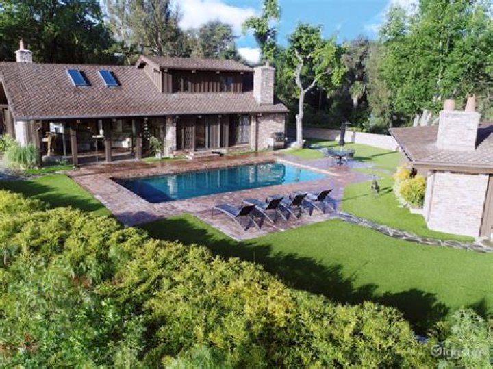 Jack Nicholson and Mulholland Drive: A Hollywood Icon's Connection to a Legendary Road