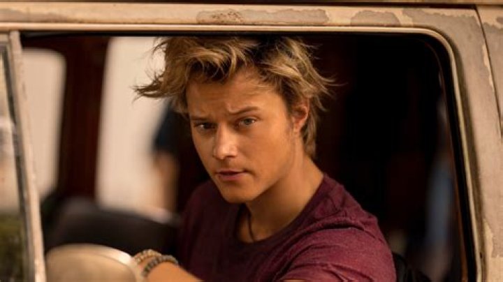 Unveiling the Captivating World of JJ Outer Banks: A Journey through Adventure, Friendship, and Resilience