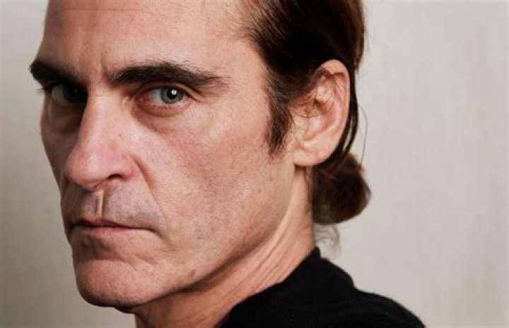 Joaquin Phoenix: The Iconic Hair and Lip Transformation