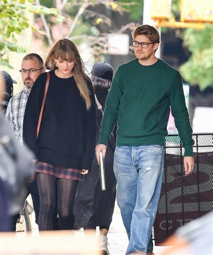 Unveiling the Enigmatic Romance of Joe Alwyn and Taylor Swift