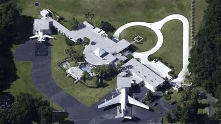 Exploring John Travolta's House: A Glimpse into the Actor's Luxurious Life