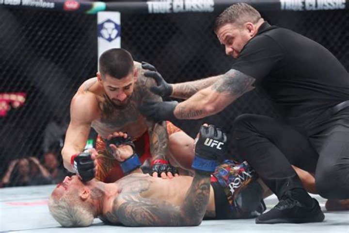 Knockout Sensation: Witness Johnnyomali's Dazzling Defeat