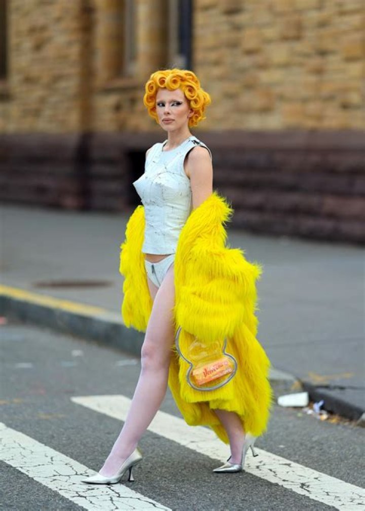 Julia Fox and the Velveeta Craze: A Deep Dive into the Viral Sensation