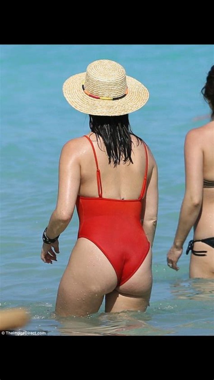 Kaitlan Collins: A Glimpse into Her Beach Adventures Through Pictures