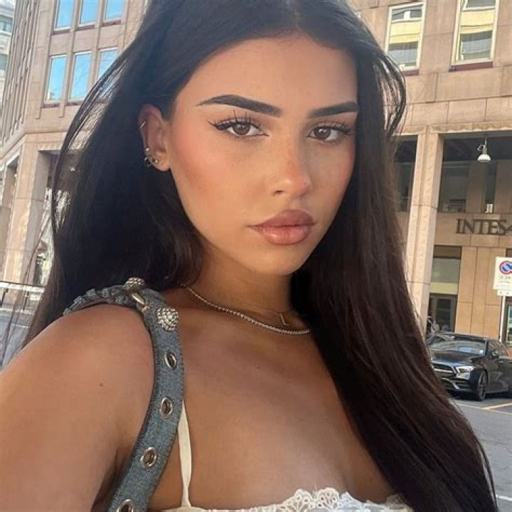 Exploring Leah Halton: The Rising Star of OnlyFans