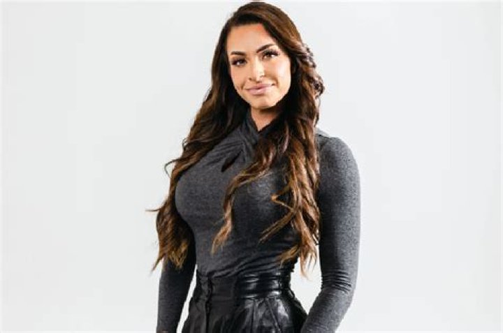 Leila Hormozi: A Journey Through Transformation and Success