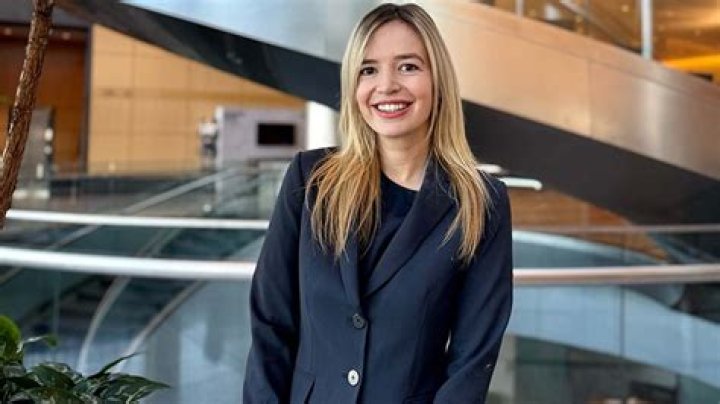 Lizzie Dove's Journey at Goldman Sachs: A Story of Success