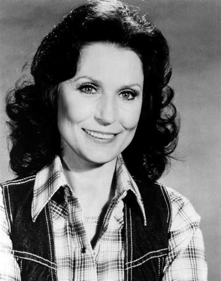Unveiling the Charm of Loretta Lynn: Pictures from Her Young Days