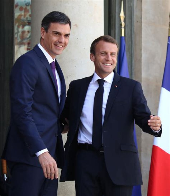 Understanding Macron Height in Feet: A Comprehensive Guide