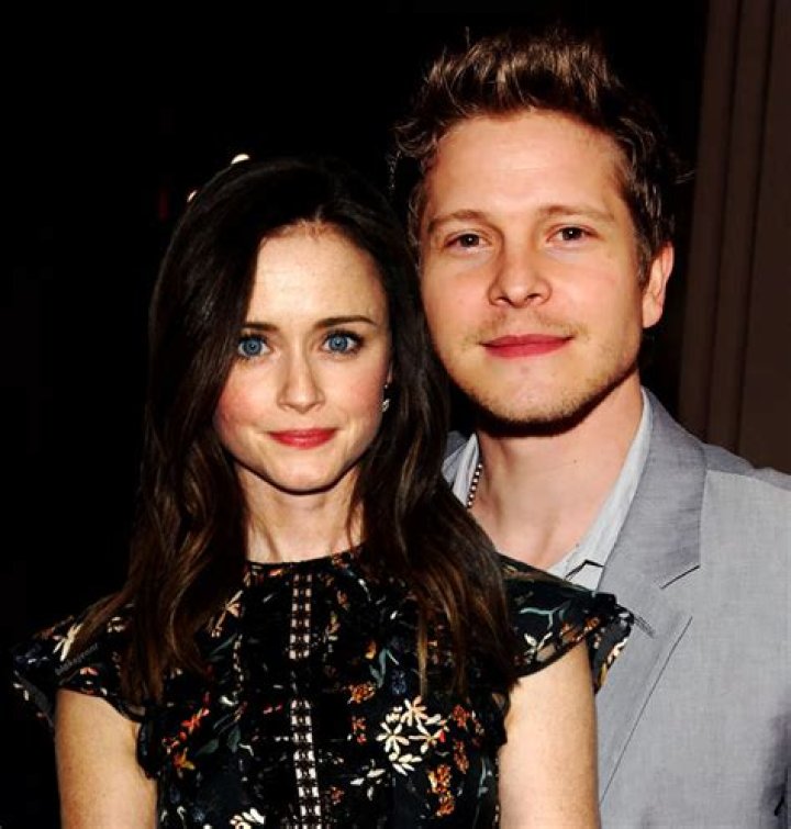 Unveiling the Life of Matt Czuchry's Wife: Who is She?