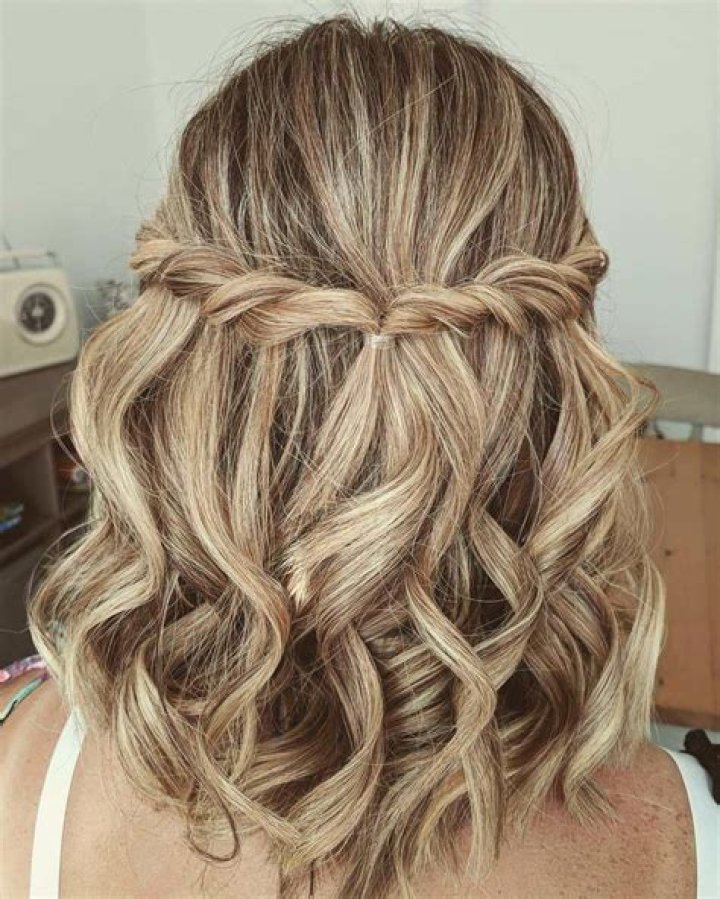 Discover Stunning Medium Length Easy Homecoming Hairstyles 2024