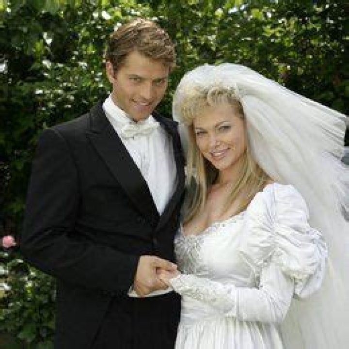 Misha Collins Dating: A Comprehensive Look at His Romantic Life