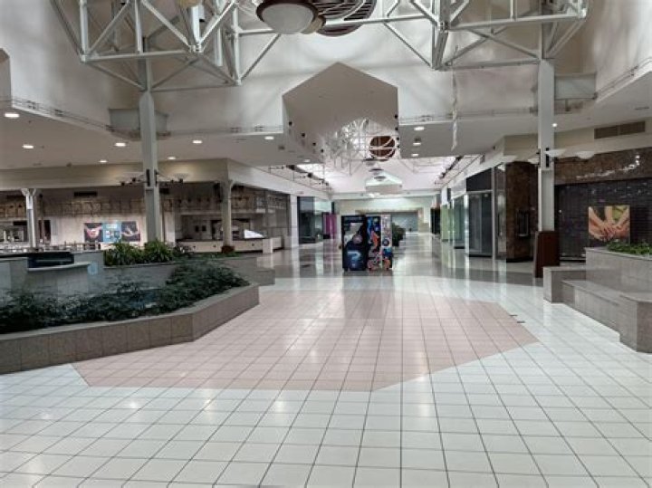 Exploring Northfield Mall: A Comprehensive Guide to Shopping in Bradley, Illinois