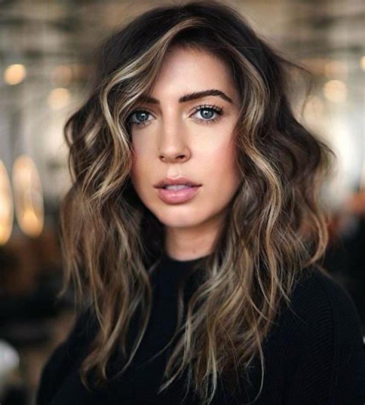 Illuminate Your Look: Exploring Partial Highlights on Dark Hair