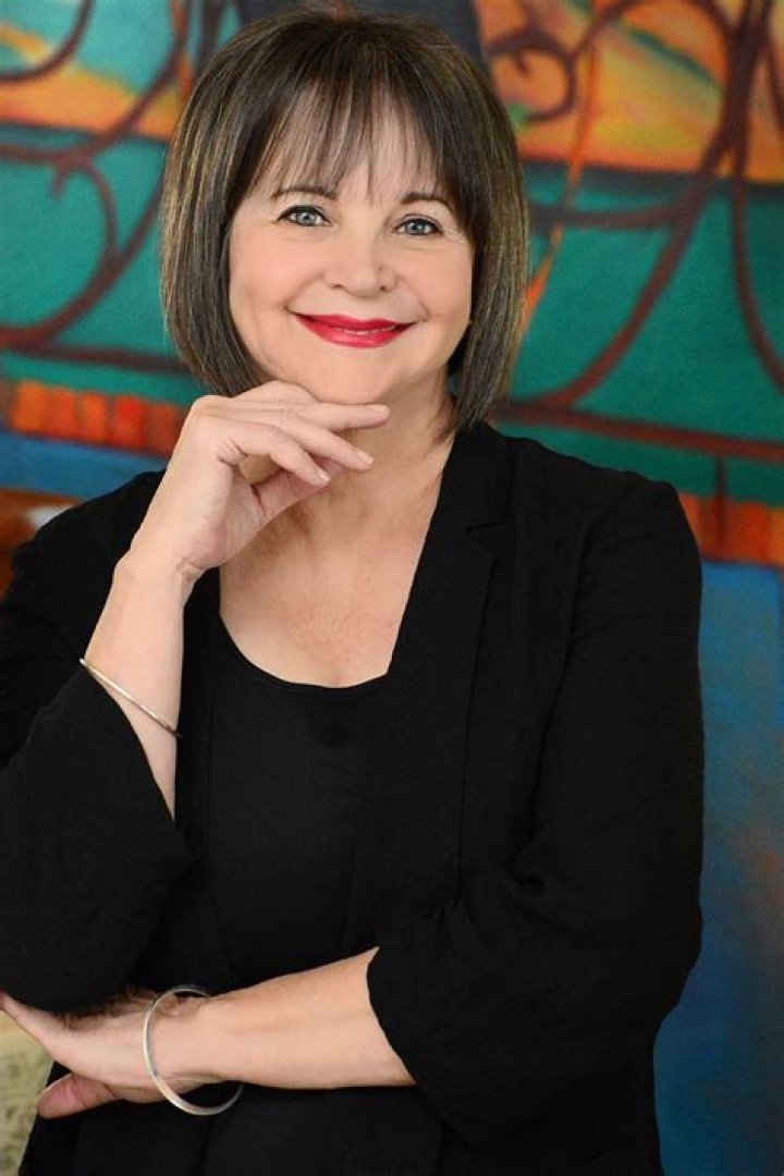 Iconic Images of Cindy Williams: A Timeless Collection