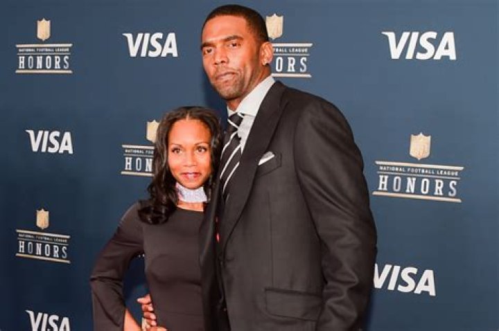 Unveiling the Life of Randy Moss's Wife: A Love Story Beyond the Field