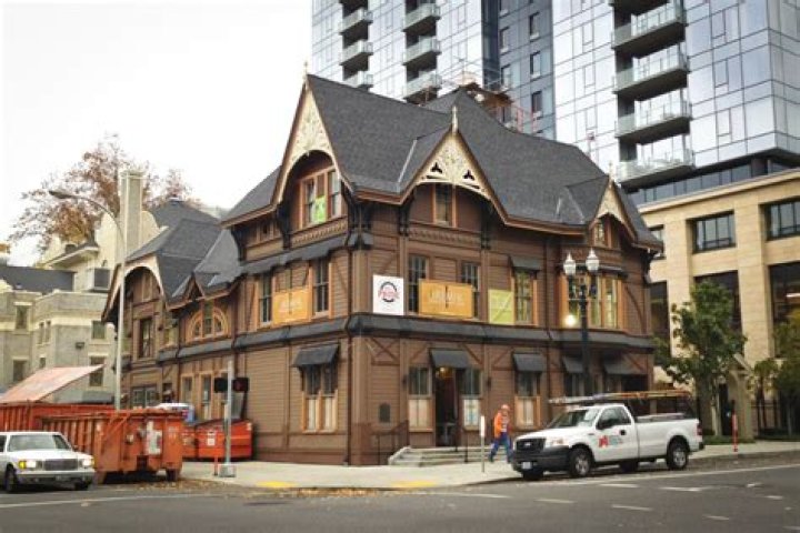 Raven and Rose Portland: A Culinary Journey Through Farm-to-Table Excellence