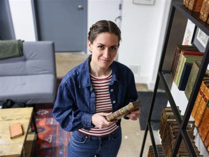 Rebecca Romney: The Expert in Rare Books and Literary Treasures