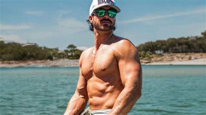 Riley Green: Height, Weight, and More About the Rising Country Star