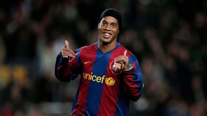 **The Magic of Ronaldinho: A Soccer Player Like No Other**