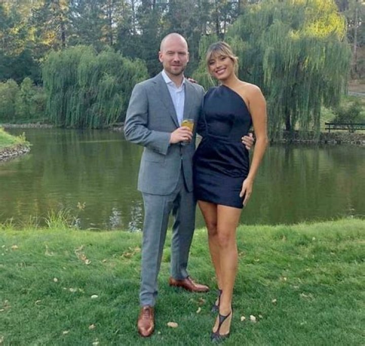 The Intriguing Aspects of Sean Evans Height: Unraveling the Mystery