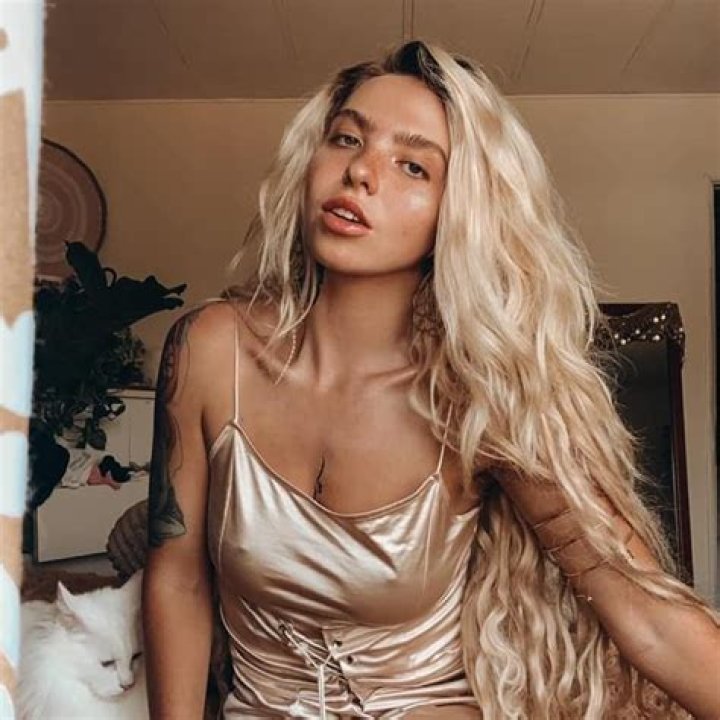 Discovering the Allure of Shaninblake OnlyFans