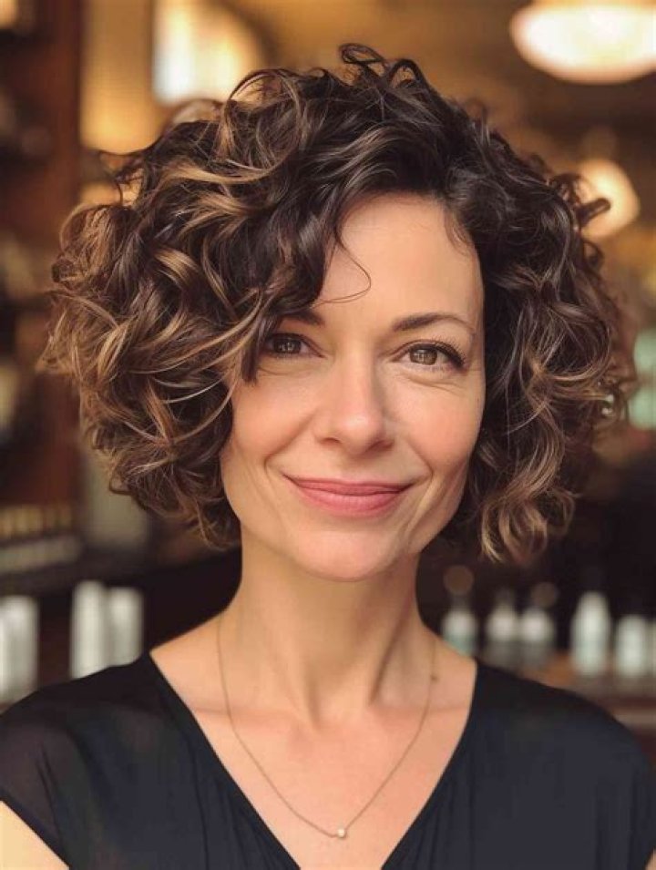 Top Short Haircuts for Curly Hair: Embrace Your Natural Curls with Confidence